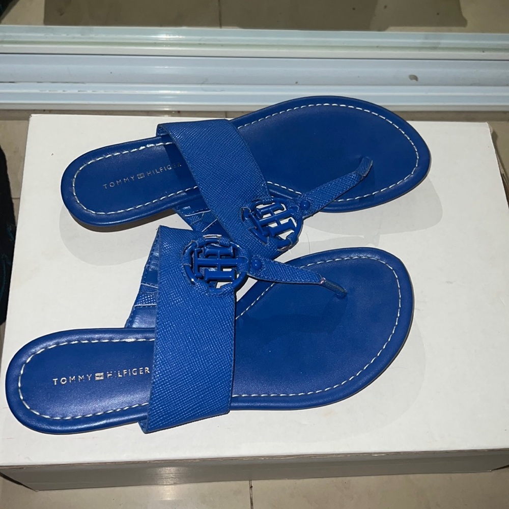 TOMMY HILFIGER flat thong sandal